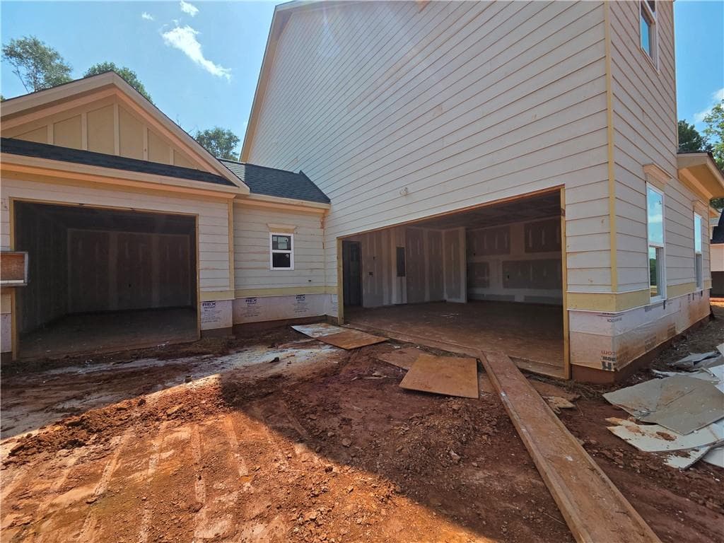 5 bedroom, 3 bathroom, 3,077 sq ft single family residence for sale at 374 Meadows Drive, Bethlehem, GA 30620 — photo 4
