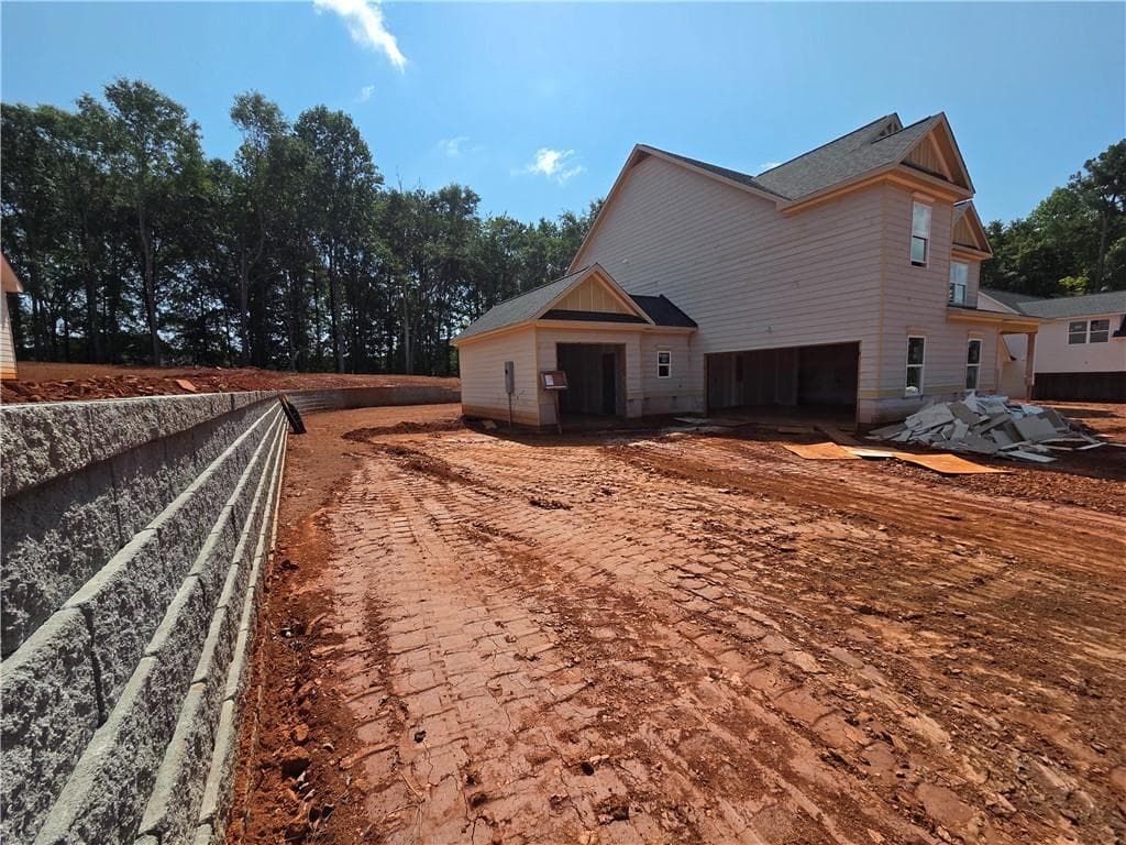 5 bedroom, 3 bathroom, 3,077 sq ft single family residence for sale at 374 Meadows Drive, Bethlehem, GA 30620 — photo 5