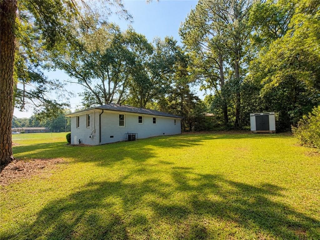 3 bedroom, 1 bathroom, 1,025 sq ft single family residence under contract at 161 Carver Road, Mcdonough, GA 30253 — photo 3