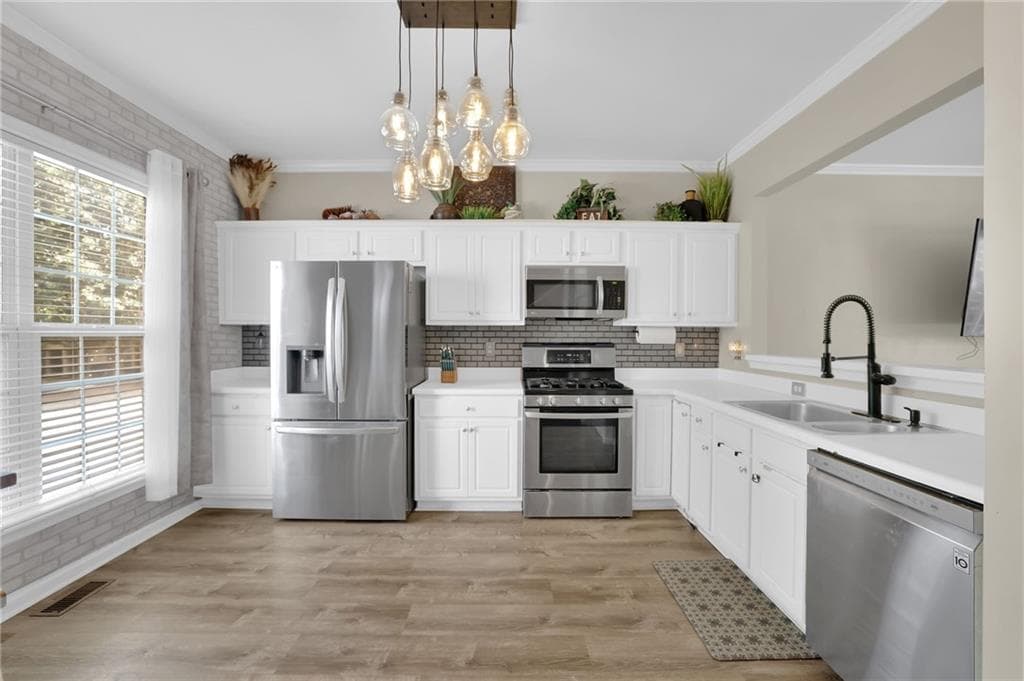 3 bedroom, 4 bathroom, 1,690 sq ft townhouse for sale at 6300 Views Trace, Peachtree Corners, GA 30092 — photo 5