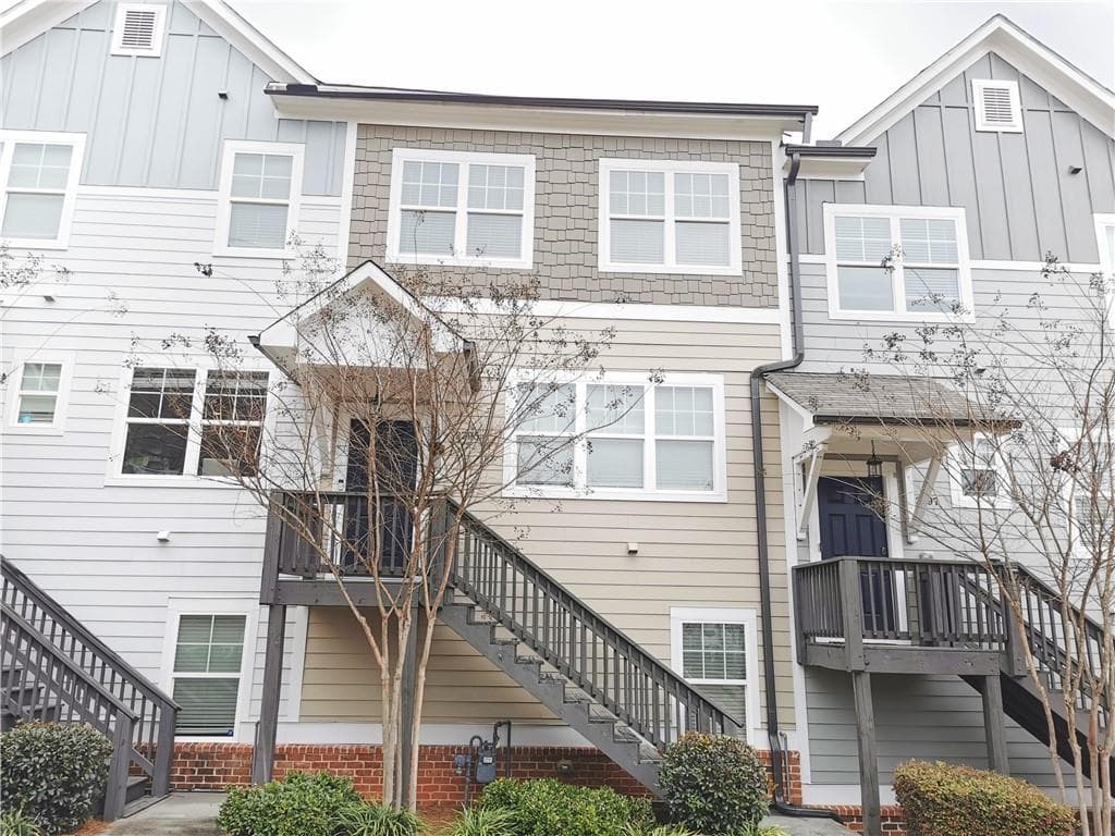 3 bedroom, 4 bathroom, 1,600 sq ft townhouse for rent at 3795 Oxford Circle, Atlanta, GA 30340 for $2,750 a month