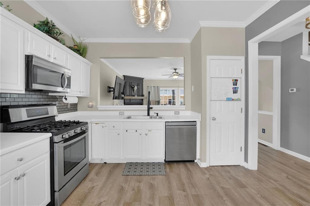 3 bedroom, 4 bathroom, 1,690 sq ft townhouse for sale at 6300 Views Trace, Peachtree Corners, GA 30092 — photo 7