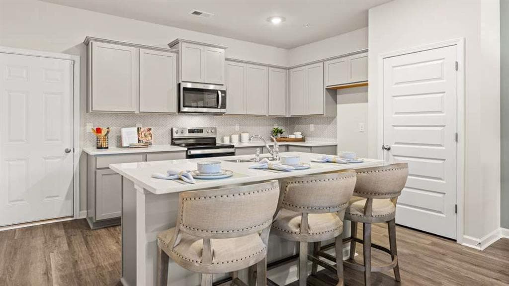 3 bedroom, 3 bathroom, 1,655 sq ft townhouse for sale at 360 Sound Circle, Stockbridge, GA 30281 — photo 8