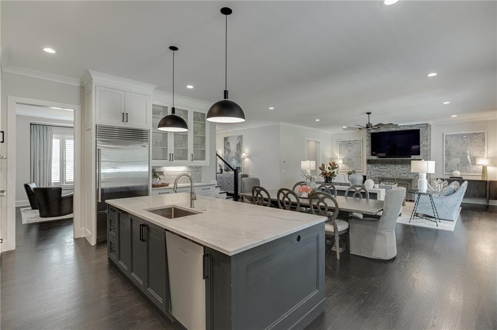 6 bedroom, 7 bathroom, 8,000 sq ft single family residence for sale at 678 Bit O'Luck Drive, Suwanee, GA 30024 — photo 10