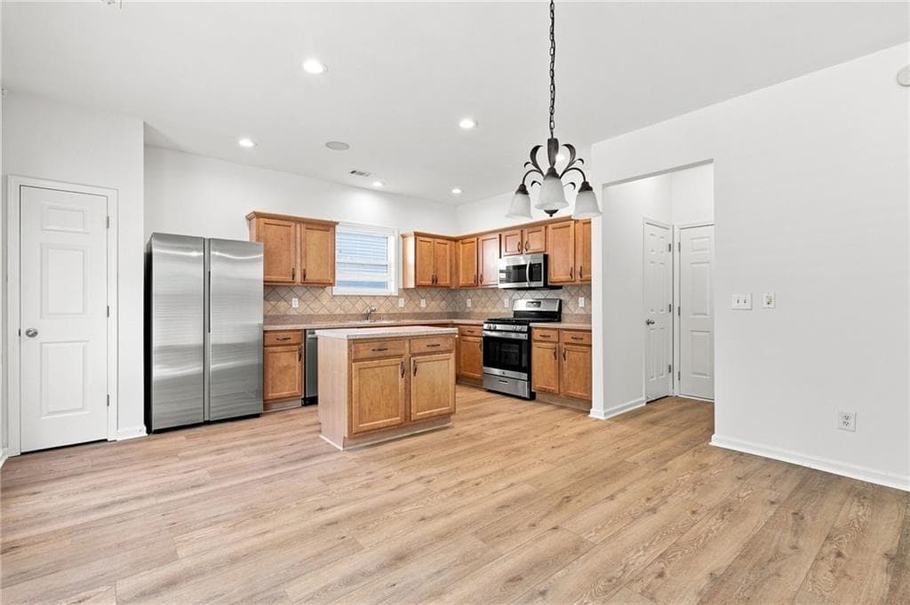 4 bedroom, 3 bathroom, 2,076 sq ft single family residence under contract at 3342 Briaroak Drive, Duluth, GA 30096 — photo 5