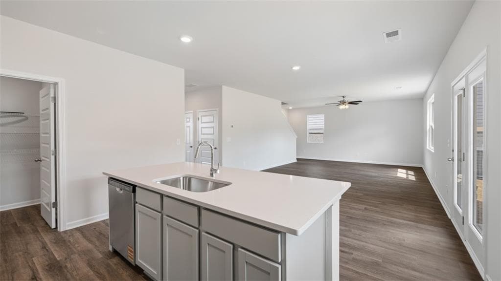 4 bedroom, 3 bathroom, 2,238 sq ft single family residence for sale at 195 Elsa Court, Jefferson, GA 30549 — photo 6