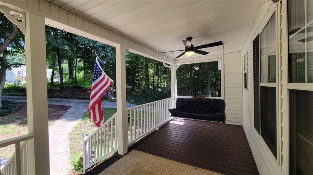 4 bedroom, 3 bathroom, 3,824 sq ft single family residence for sale at 5131 Deer Path Ln, Gainesville, GA 30507 — photo 3
