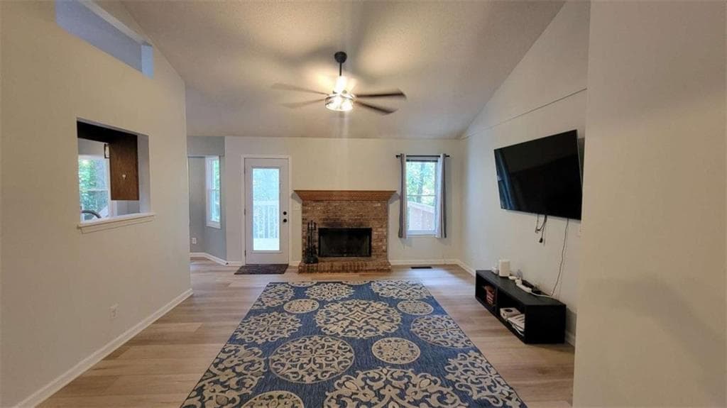 4 bedroom, 3 bathroom, 3,824 sq ft single family residence for sale at 5131 Deer Path Ln, Gainesville, GA 30507 — photo 5