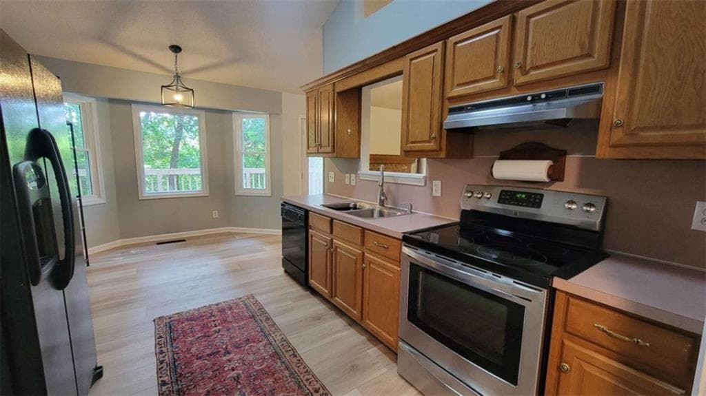 4 bedroom, 3 bathroom, 3,824 sq ft single family residence for sale at 5131 Deer Path Ln, Gainesville, GA 30507 — photo 10