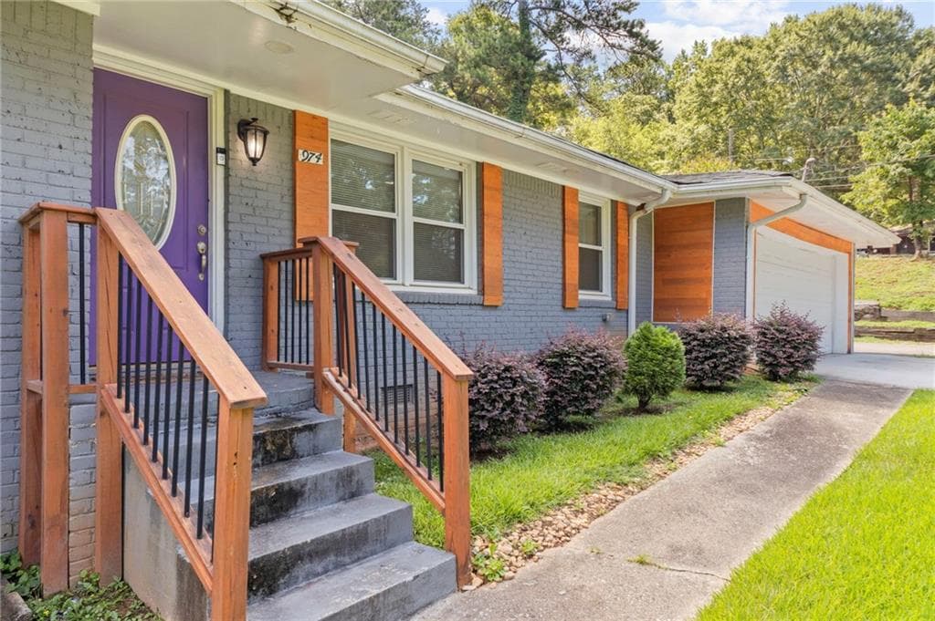 3 bedroom, 3 bathroom, 2,882 sq ft single family residence for sale at 974 Laurelmont Drive, Atlanta, GA 30311 — photo 3