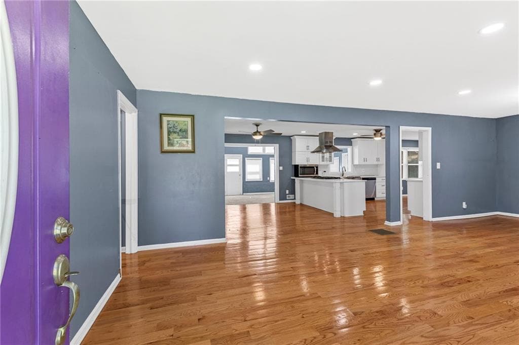 3 bedroom, 3 bathroom, 2,882 sq ft single family residence for sale at 974 Laurelmont Drive, Atlanta, GA 30311 — photo 4