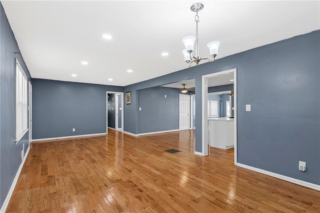 3 bedroom, 3 bathroom, 2,882 sq ft single family residence for sale at 974 Laurelmont Drive, Atlanta, GA 30311 — photo 7