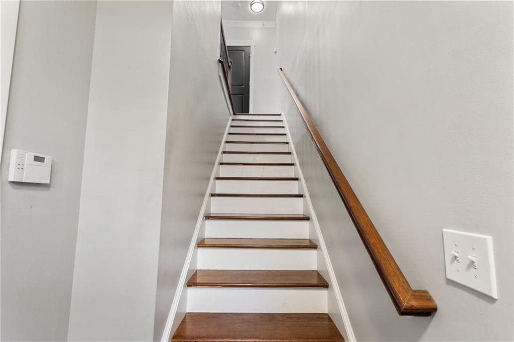 2 bedroom, 3 bathroom, 1,239 sq ft townhouse for sale at 221 Semel Circle 260, Atlanta, GA 30309 — photo 5