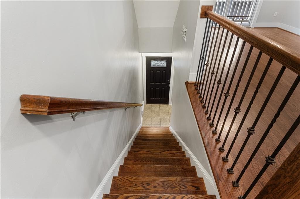 2 bedroom, 3 bathroom, 1,239 sq ft townhouse for sale at 221 Semel Circle 260, Atlanta, GA 30309 — photo 6