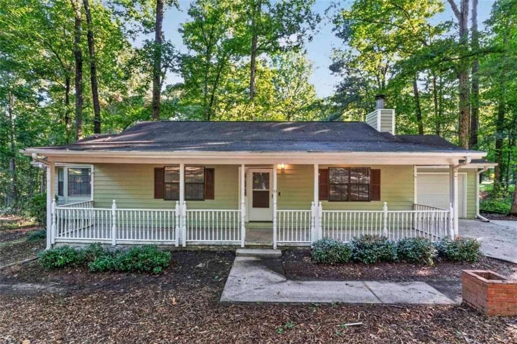 3 bedroom, 2 bathroom, 1,372 sq ft single family residence for sale at 45 Guthrie Place, Stockbridge, GA 30281