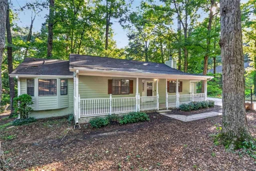 3 bedroom, 2 bathroom, 1,372 sq ft single family residence for sale at 45 Guthrie Place, Stockbridge, GA 30281 — photo 3