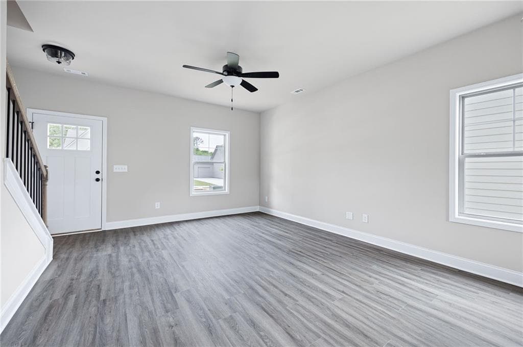 3 bedroom, 3 bathroom, 1,369 sq ft single family residence for sale at 107 Winston Way, Carrollton, GA 30117 — photo 5