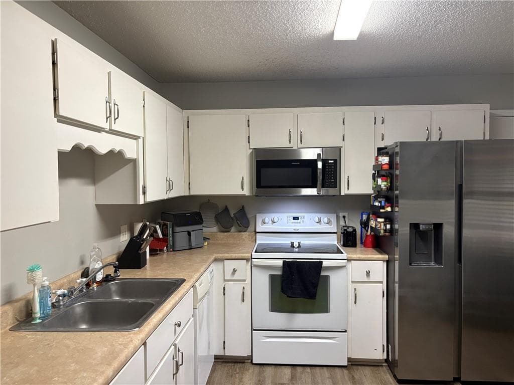 3 bedroom, 2 bathroom, 1,344 sq ft single family residence for sale at 707 Timber Ridge Trail, Hinesville, GA 31313 — photo 5