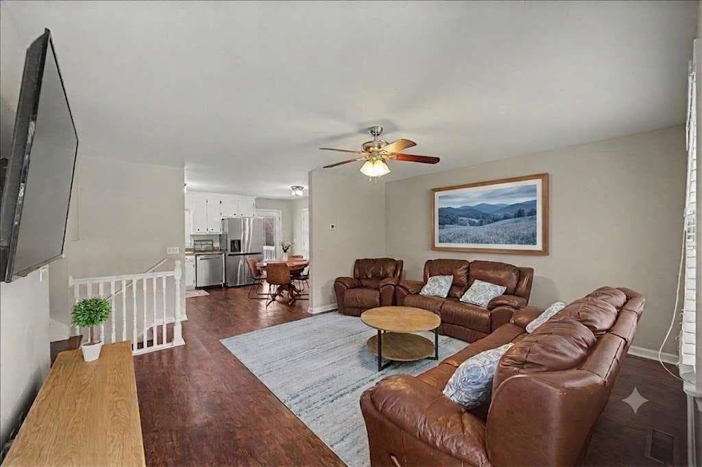 5 bedroom, 3 bathroom, 2,072 sq ft single family residence for sale at 558 Peeples Valley Road, Cartersville, GA 30121 — photo 2