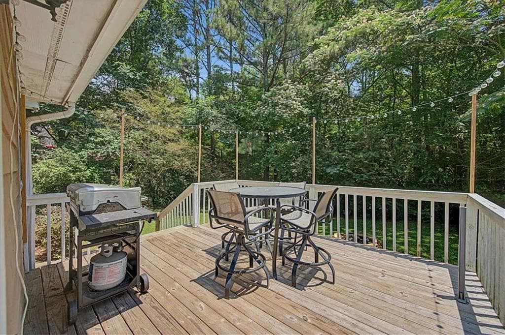 5 bedroom, 3 bathroom, 2,072 sq ft single family residence for sale at 558 Peeples Valley Road, Cartersville, GA 30121 — photo 5