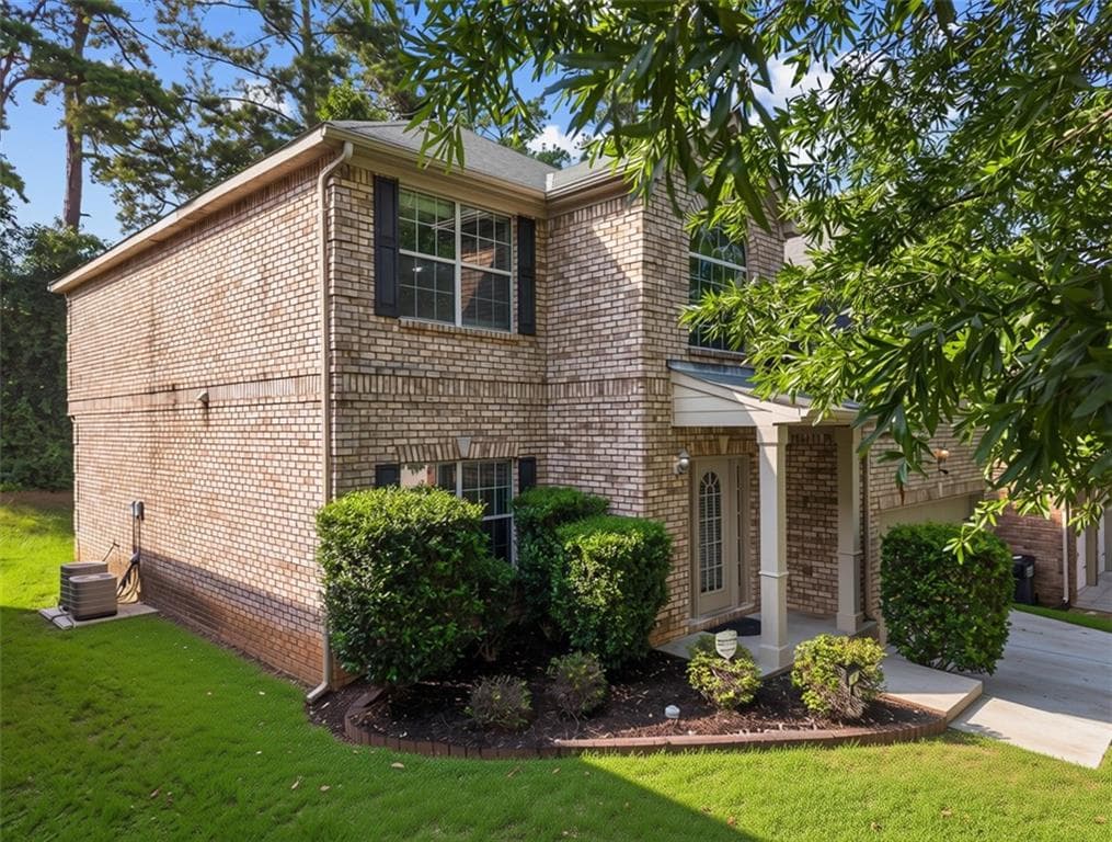 4 bedroom, 3 bathroom, 2,788 sq ft single family residence for sale at 3781 Sunbridge Drive, Snellville, GA 30039 — photo 2