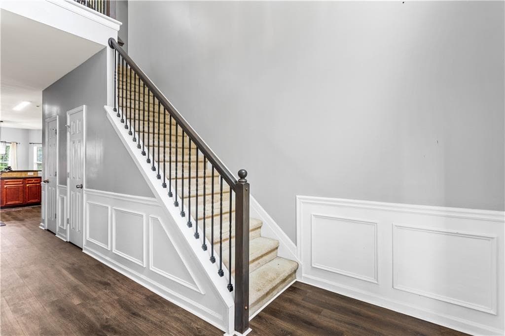 4 bedroom, 3 bathroom, 2,788 sq ft single family residence for sale at 3781 Sunbridge Drive, Snellville, GA 30039 — photo 4