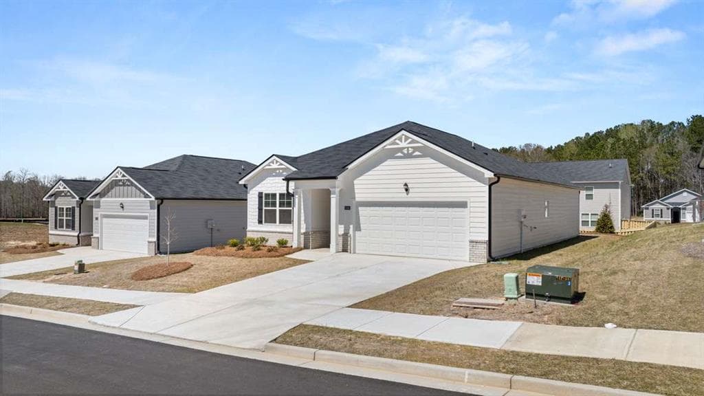 3 bedroom, 2 bathroom, 1,714 sq ft single family residence for sale at 8555 Secretariat Drive, Lithonia, GA 30058 — photo 3