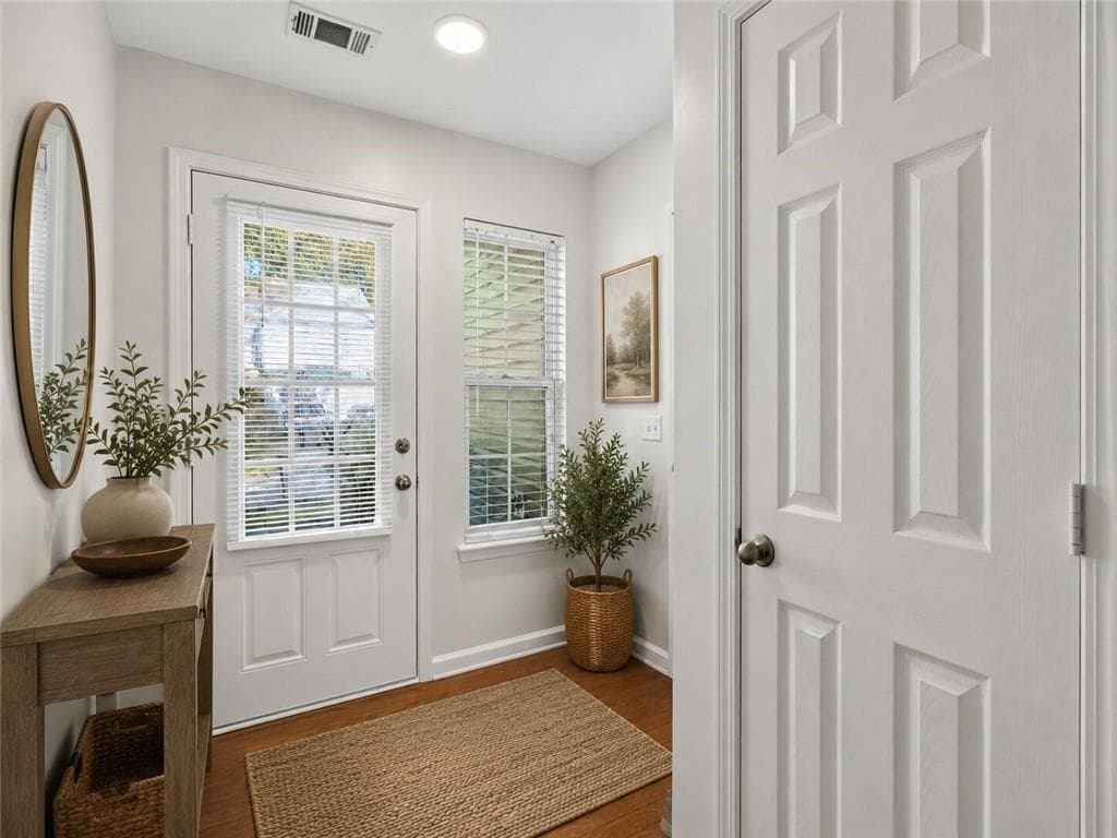 3 bedroom, 3 bathroom, 1,752 sq ft single family residence for rent at 2820 Mayfair Drive, Cumming, GA 30040 for $2,100 a month — photo 2