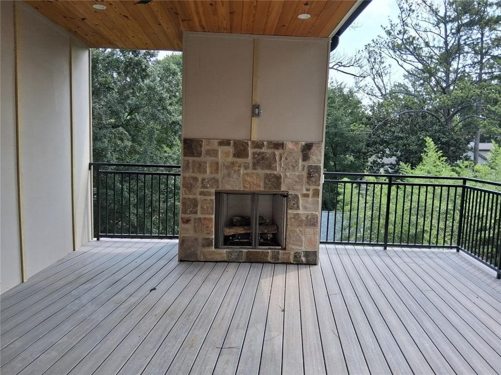 4 bedroom, 3 bathroom, 3,415 sq ft townhouse for rent at 3525 Kingsboro Road, Atlanta, GA 30319 for $13,200 a month — photo 7