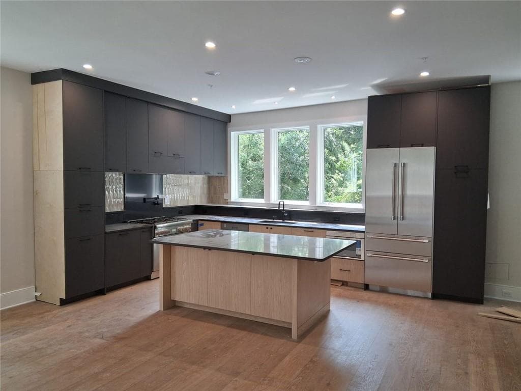 4 bedroom, 3 bathroom, 3,415 sq ft townhouse for rent at 3525 Kingsboro Road, Atlanta, GA 30319 for $13,200 a month — photo 8