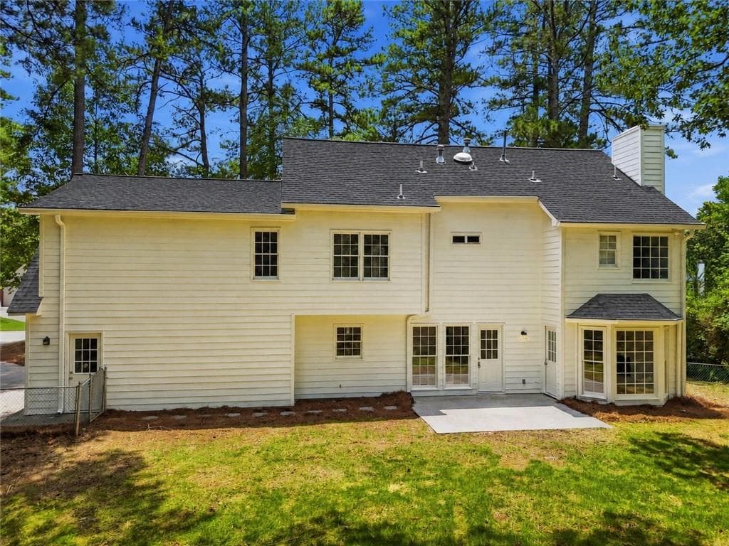 5 bedroom, 3 bathroom, 2,474 sq ft single family residence for sale at 4933 Willow Creek Drive, Woodstock, GA 30188 — photo 2