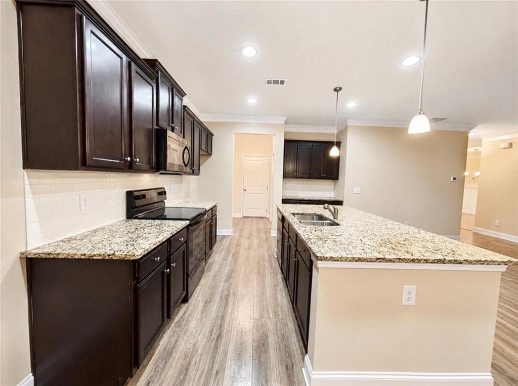 4 bedroom, 3 bathroom, 2,545 sq ft single family residence for rent at 757 Laurel Cove Drive, Hoschton, GA 30548 for $2,350 a month — photo 9