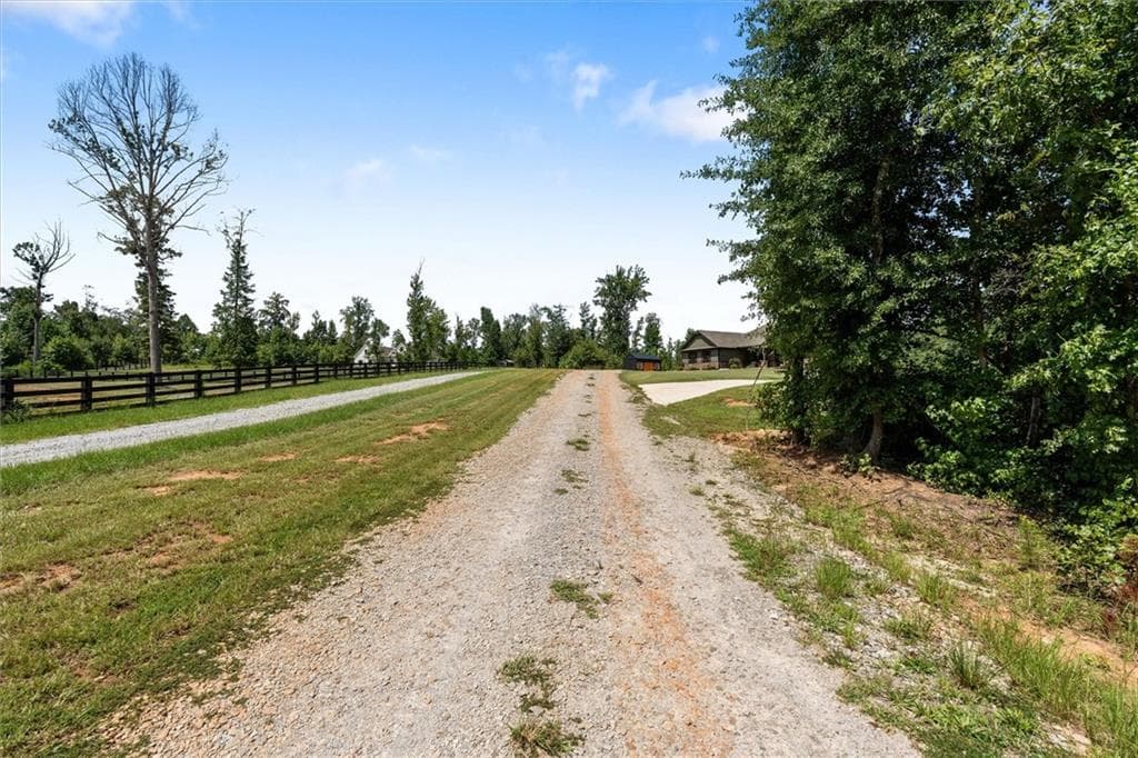 5 bedroom, 3 bathroom, 3,792 sq ft single family residence for sale at 441 Lovell Road Road, Temple, GA 30179 — photo 5