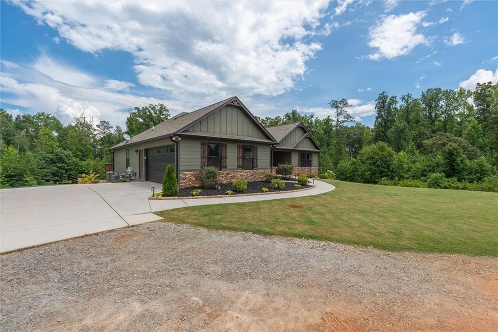 5 bedroom, 3 bathroom, 3,792 sq ft single family residence for sale at 441 Lovell Road Road, Temple, GA 30179 — photo 8