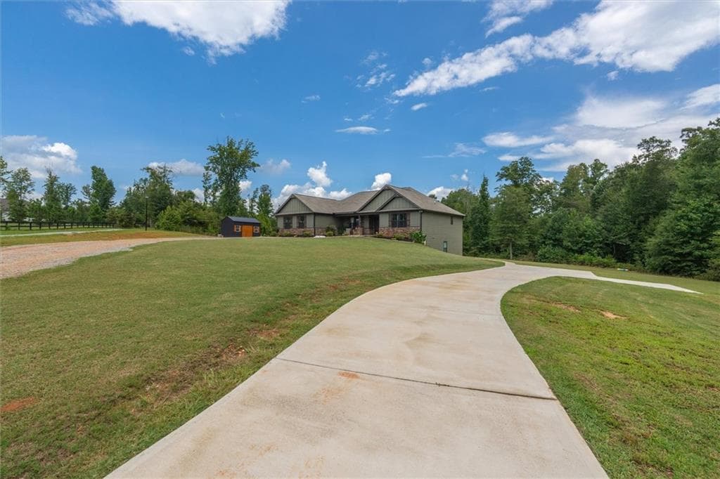 5 bedroom, 3 bathroom, 3,792 sq ft single family residence for sale at 441 Lovell Road Road, Temple, GA 30179 — photo 6