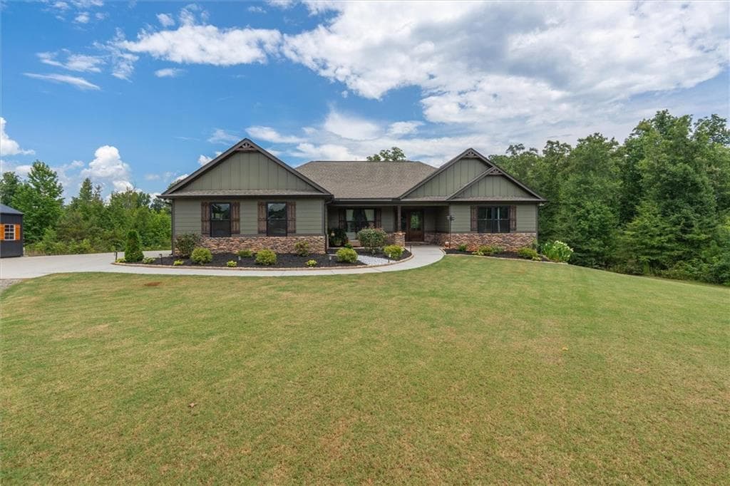 5 bedroom, 3 bathroom, 3,792 sq ft single family residence for sale at 441 Lovell Road Road, Temple, GA 30179 — photo 4