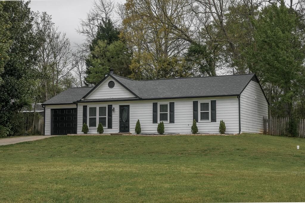 3 bedroom, 2 bathroom single family residence for rent at 356 Meadow Trace Drive, Auburn, GA 30011 for $1,900 a month — photo 3
