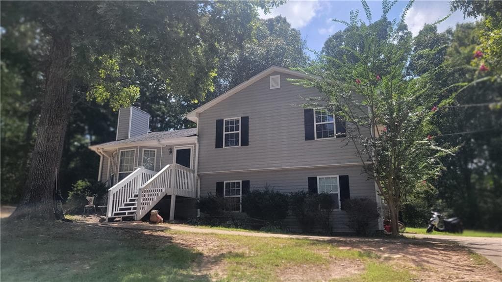 5 bedroom, 2 bathroom, 1,928 sq ft single family residence for sale at 124 Taylors Lane, Carrollton, GA 30117