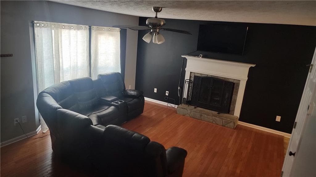 5 bedroom, 2 bathroom, 1,928 sq ft single family residence for sale at 124 Taylors Lane, Carrollton, GA 30117 — photo 3