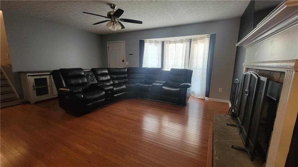 5 bedroom, 2 bathroom, 1,928 sq ft single family residence for sale at 124 Taylors Lane, Carrollton, GA 30117 — photo 4