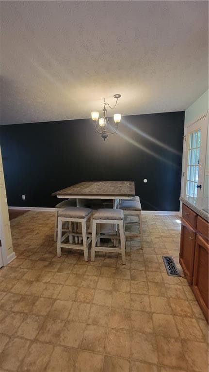 5 bedroom, 2 bathroom, 1,928 sq ft single family residence for sale at 124 Taylors Lane, Carrollton, GA 30117 — photo 7