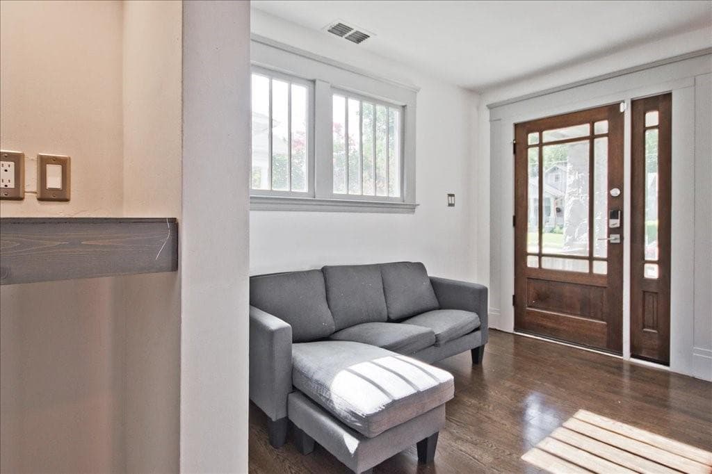 6 bedroom, 4 bathroom, 3,143 sq ft single family residence under contract at 1247 Lucile Avenue, Atlanta, GA 30310 — photo 5