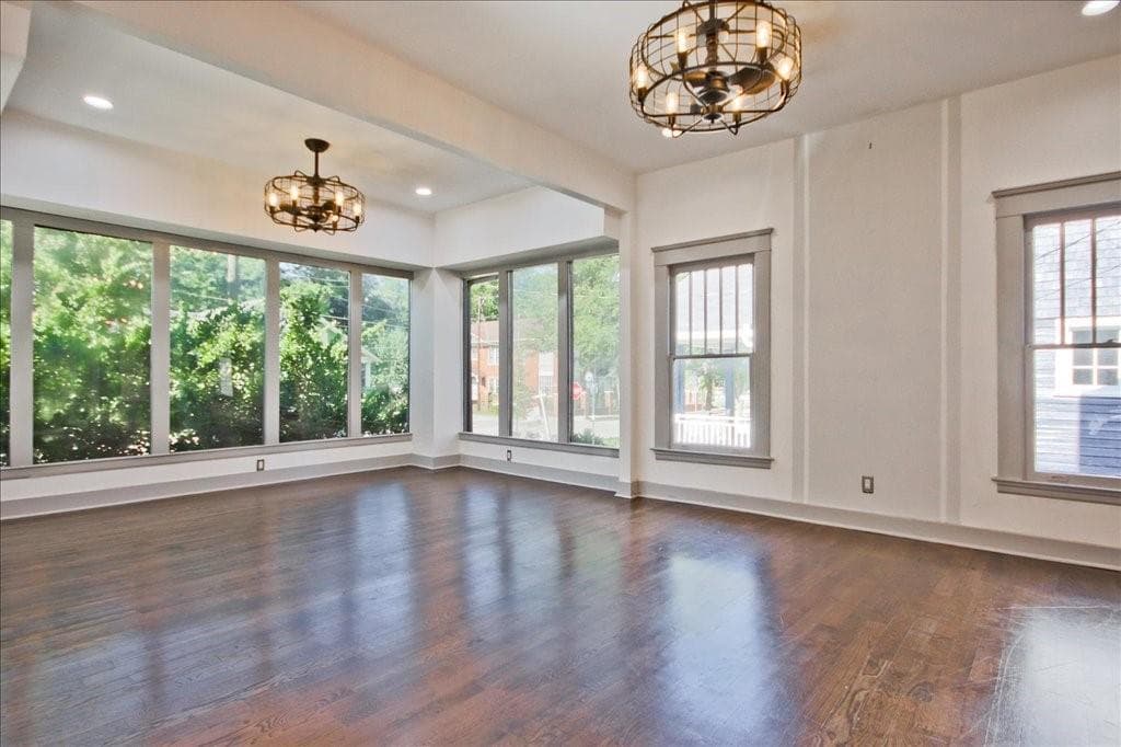 6 bedroom, 4 bathroom, 3,143 sq ft single family residence under contract at 1247 Lucile Avenue, Atlanta, GA 30310 — photo 6