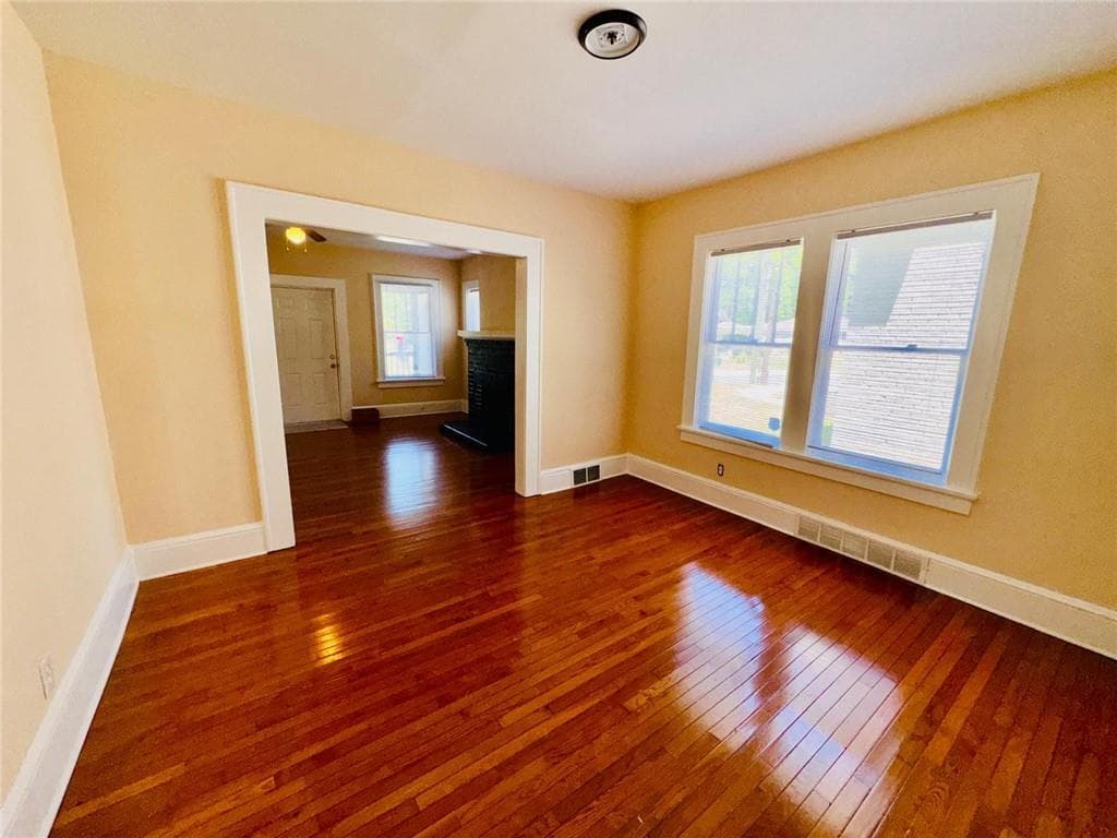 3 bedroom, 2 bathroom, 1,204 sq ft single family residence for sale at 880 Cascade Avenue, Atlanta, GA 30311 — photo 3