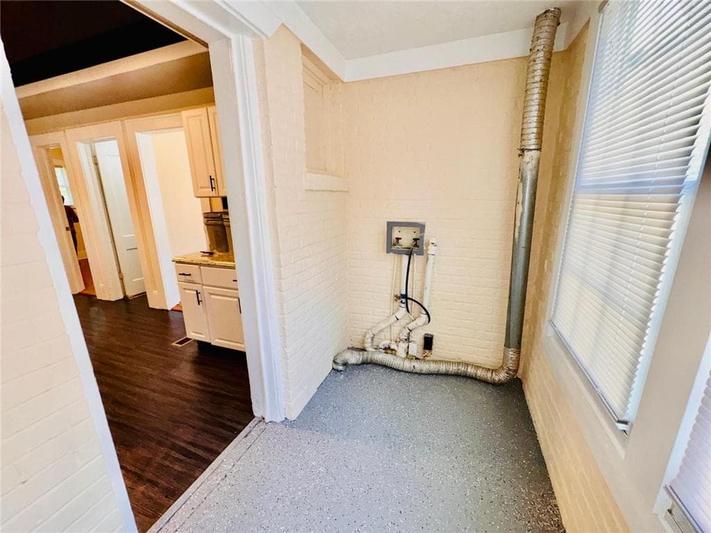 3 bedroom, 2 bathroom, 1,204 sq ft single family residence for sale at 880 Cascade Avenue, Atlanta, GA 30311 — photo 7
