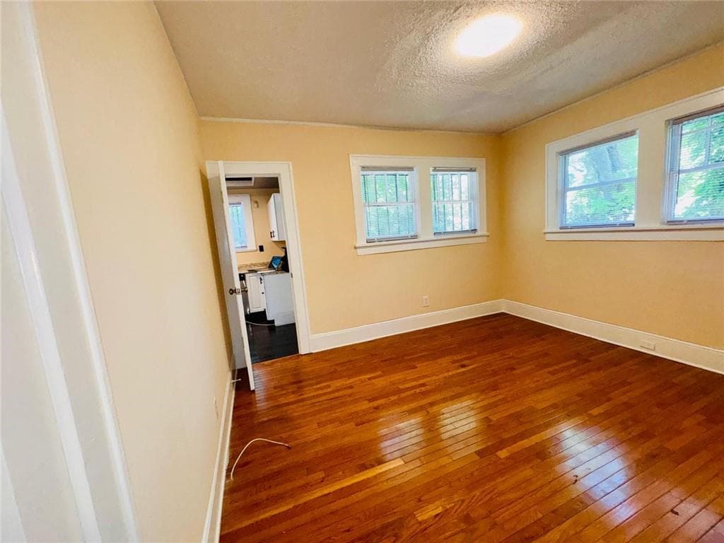 3 bedroom, 2 bathroom, 1,204 sq ft single family residence for sale at 880 Cascade Avenue, Atlanta, GA 30311 — photo 9