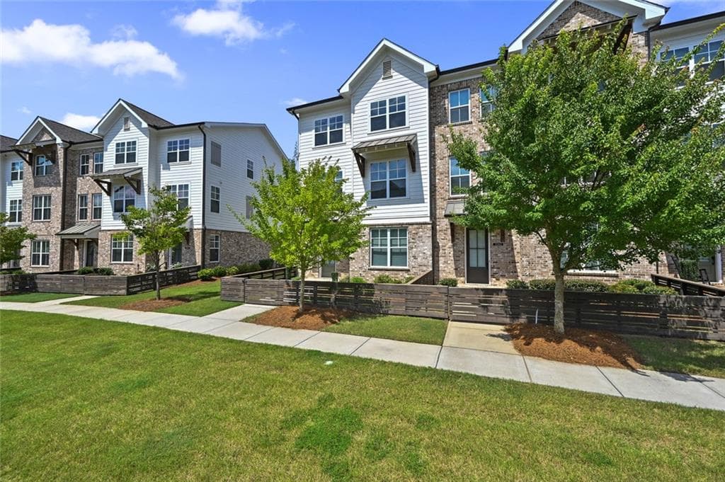 4 bedroom, 4 bathroom, 2,235 sq ft townhouse for sale at 3352 Acorn Harvest Lane, Suwanee, GA 30024 — photo 2