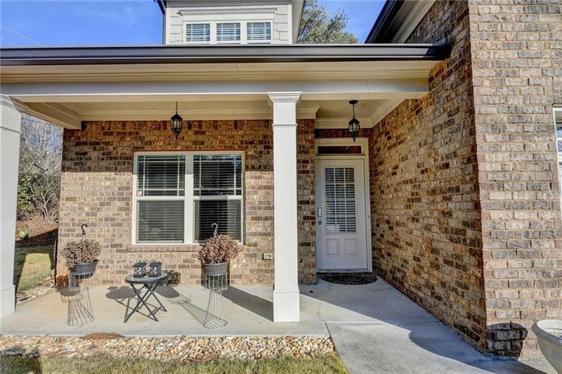 4 bedroom, 3 bathroom, 2,400 sq ft single family residence for sale at 4001 Sovereign Drive, Buford, GA 30519 — photo 3