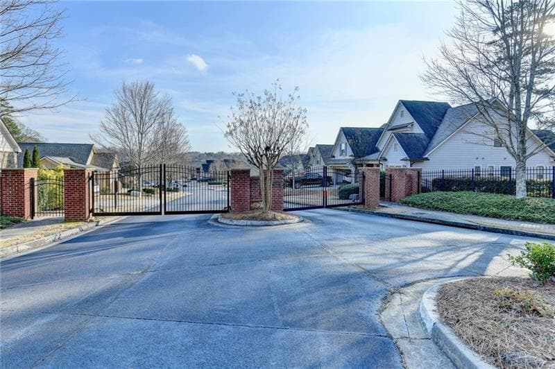4 bedroom, 3 bathroom, 2,400 sq ft single family residence for sale at 4001 Sovereign Drive, Buford, GA 30519 — photo 6