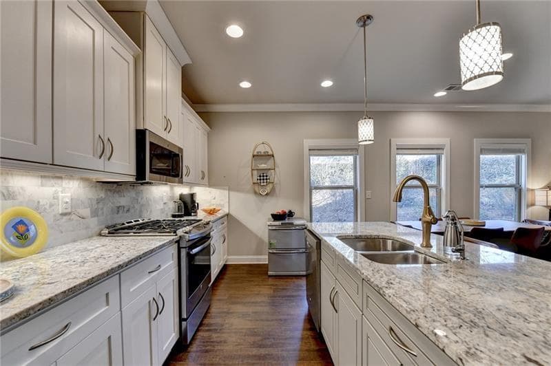 4 bedroom, 3 bathroom, 2,400 sq ft single family residence for sale at 4001 Sovereign Drive, Buford, GA 30519 — photo 9